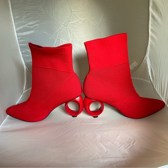 Red Sculptural Heel Sock Boot Circular Heel Statement Ankle Boot 11 NWT Beyoncé - Picture 4 of 16